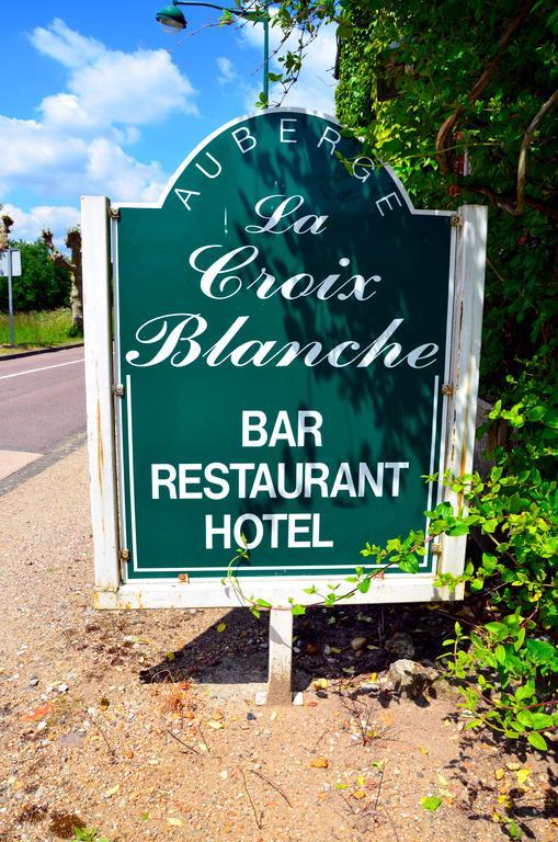 Combreux Auberge La Croix Blanche מראה חיצוני תמונה